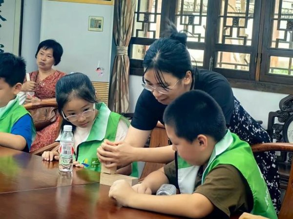 易方达证券 16组家庭沉浸式解锁，方塔里藏着的榫卯千年传奇